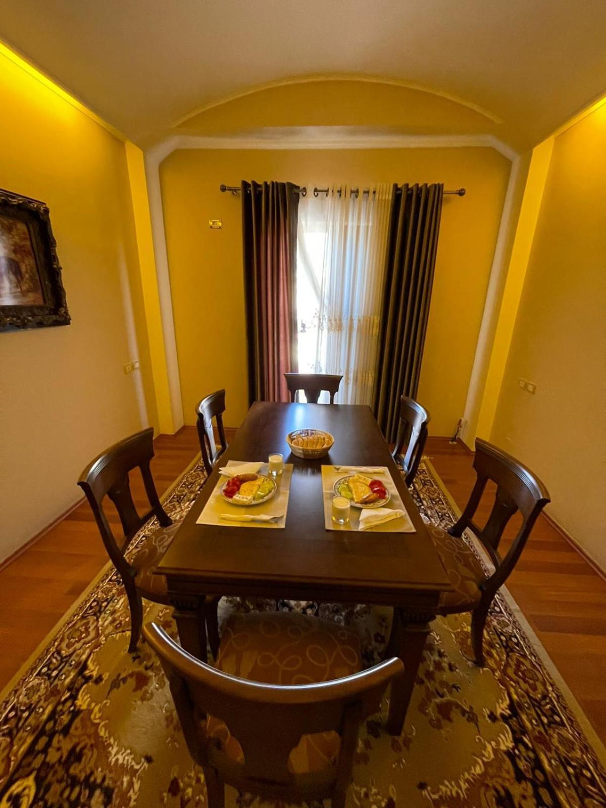 Bora Hotel Gjirokastër Esterno foto