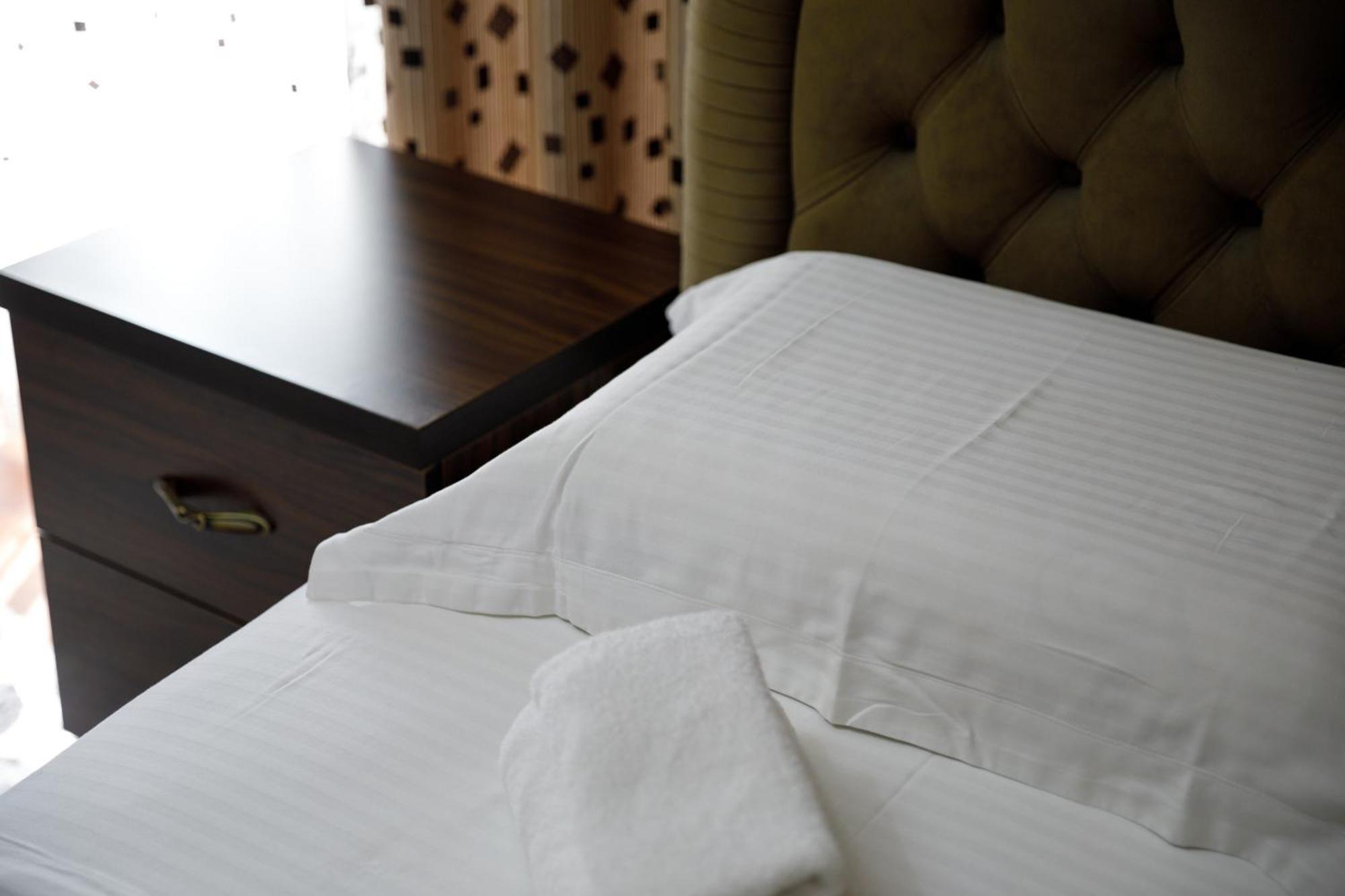 Bora Hotel Gjirokastër Esterno foto