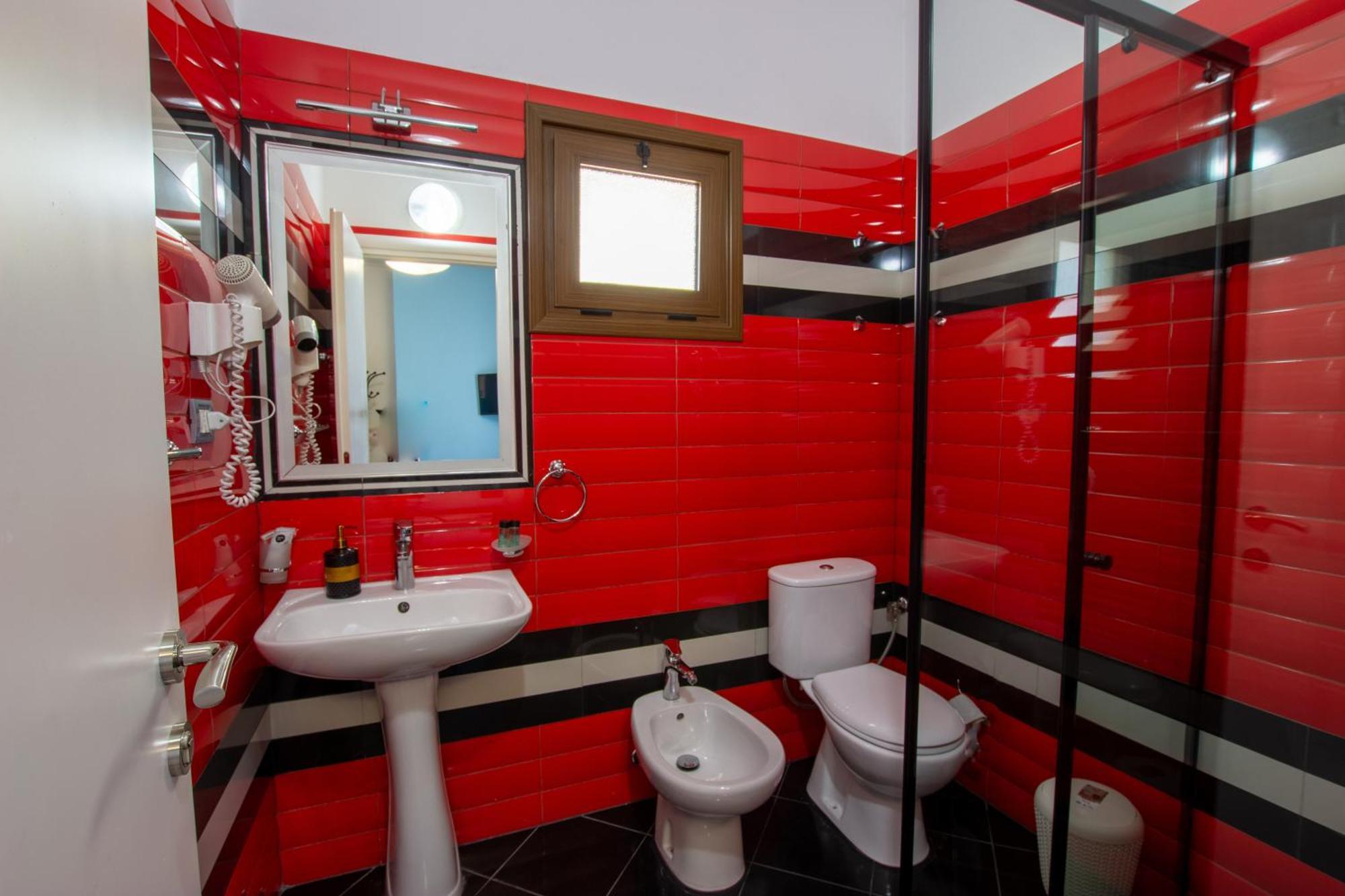 Bora Hotel Gjirokastër Esterno foto