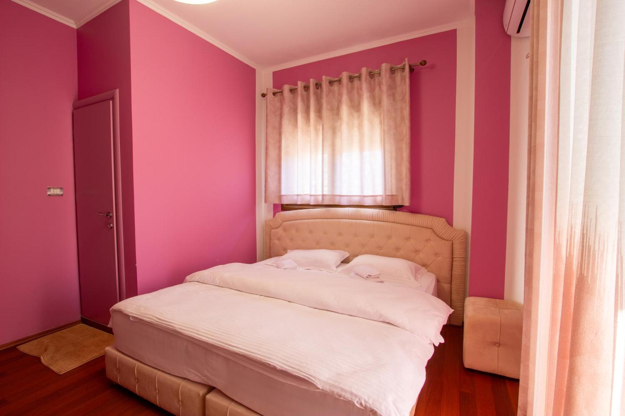 Bora Hotel Gjirokastër Esterno foto