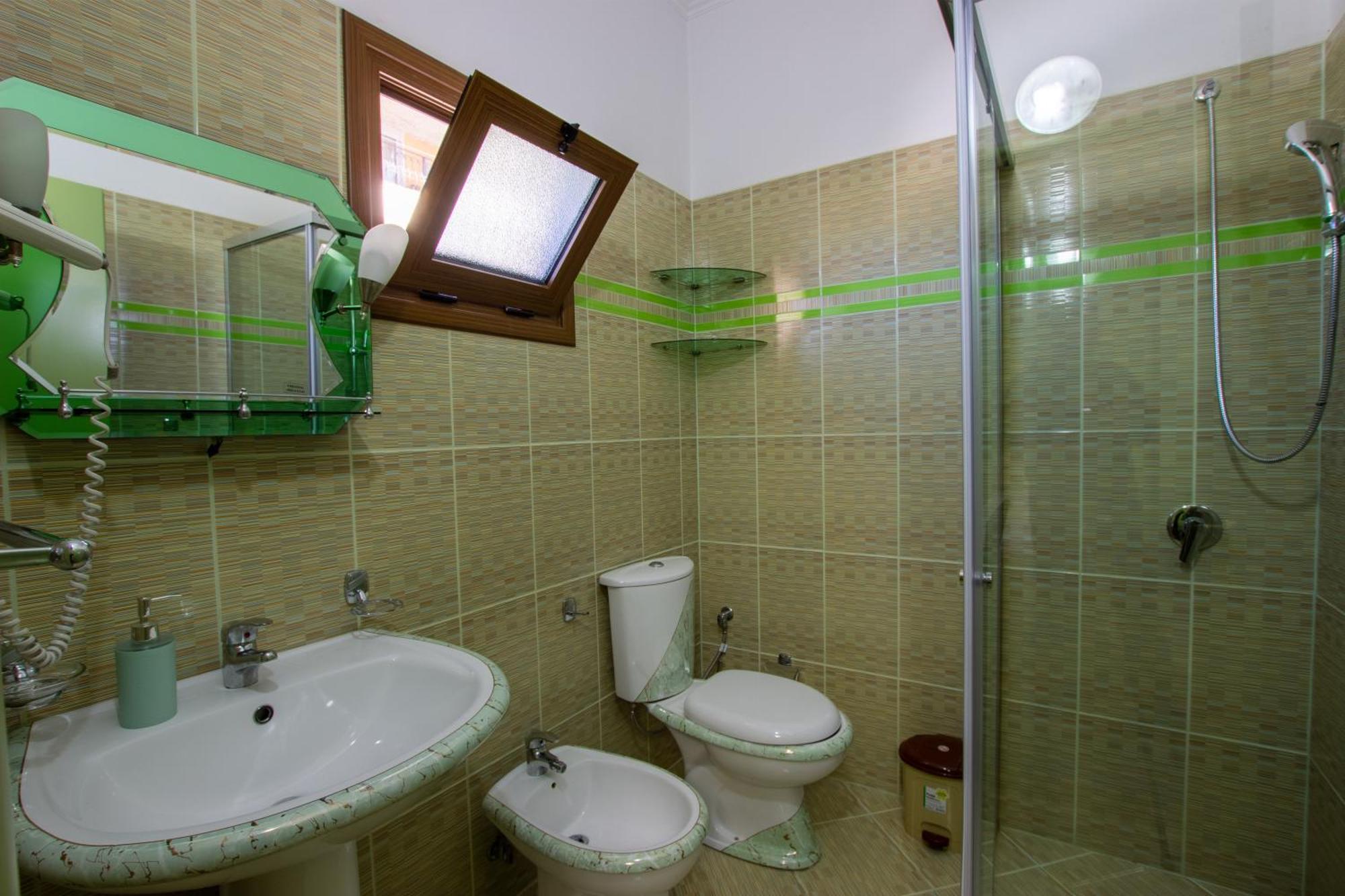Bora Hotel Gjirokastër Esterno foto