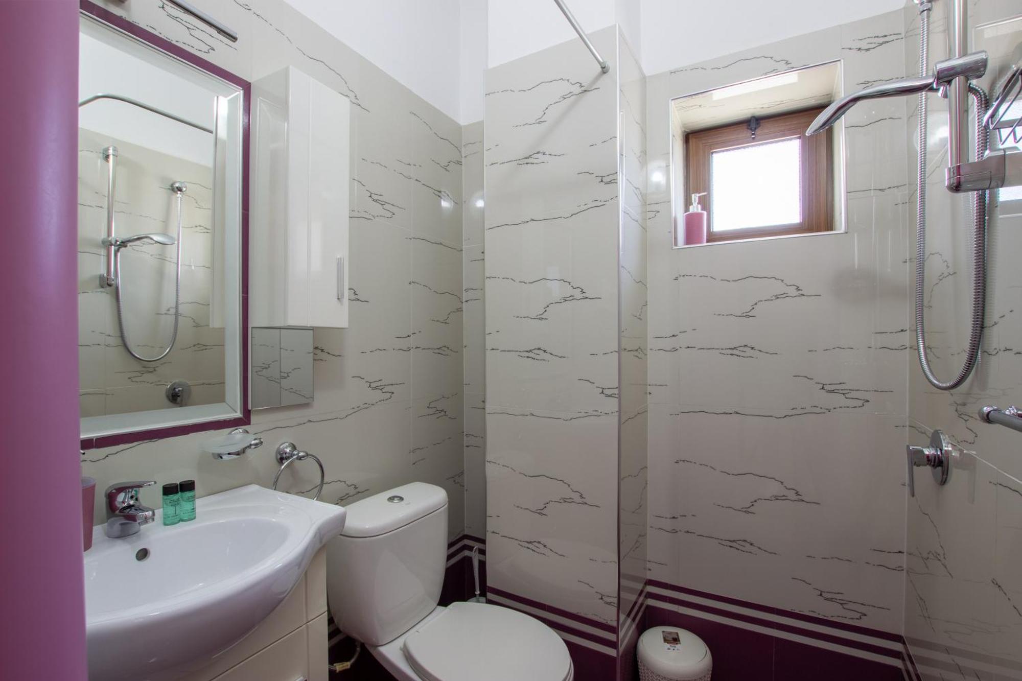 Bora Hotel Gjirokastër Esterno foto