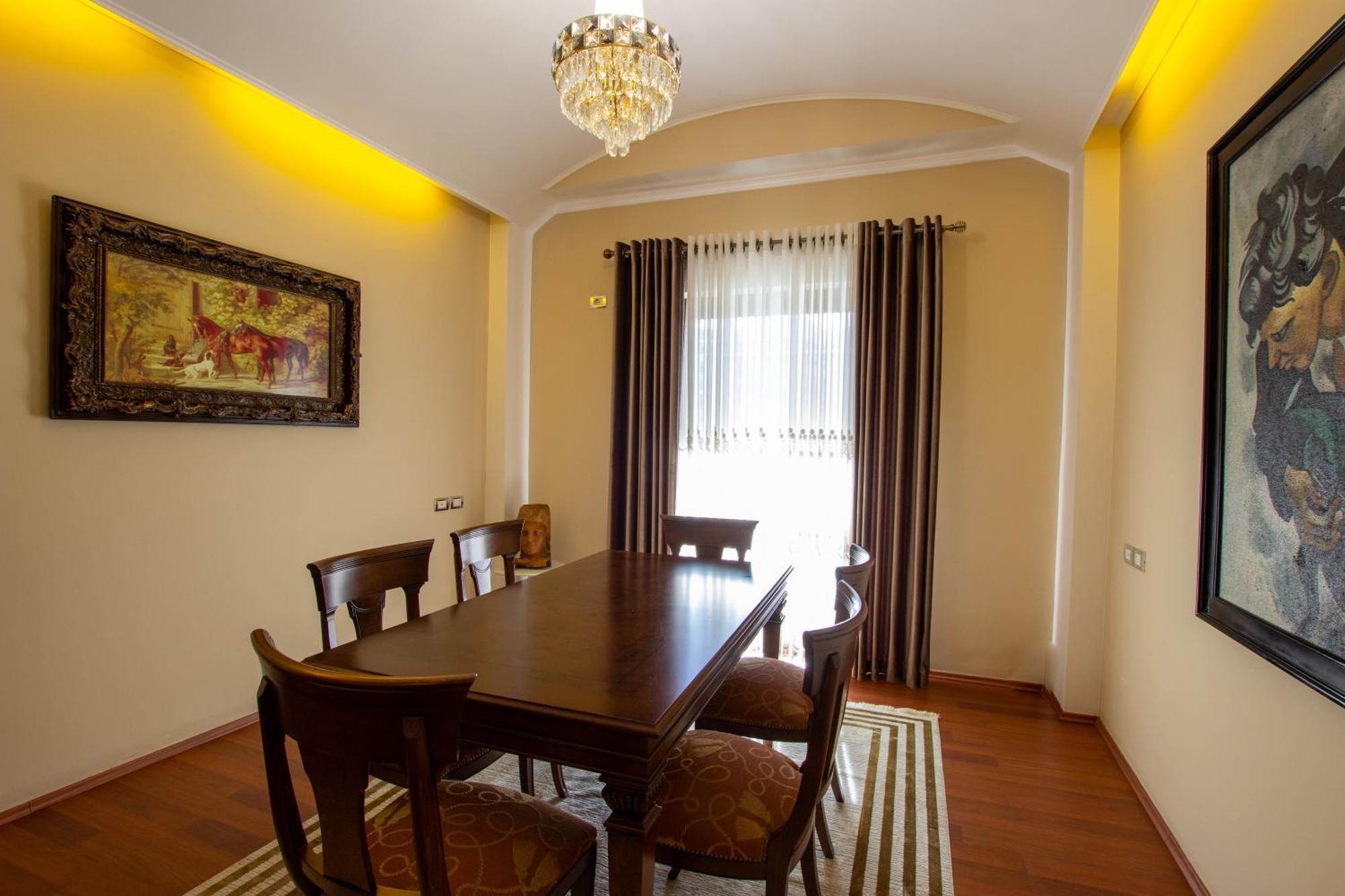 Bora Hotel Gjirokastër Esterno foto