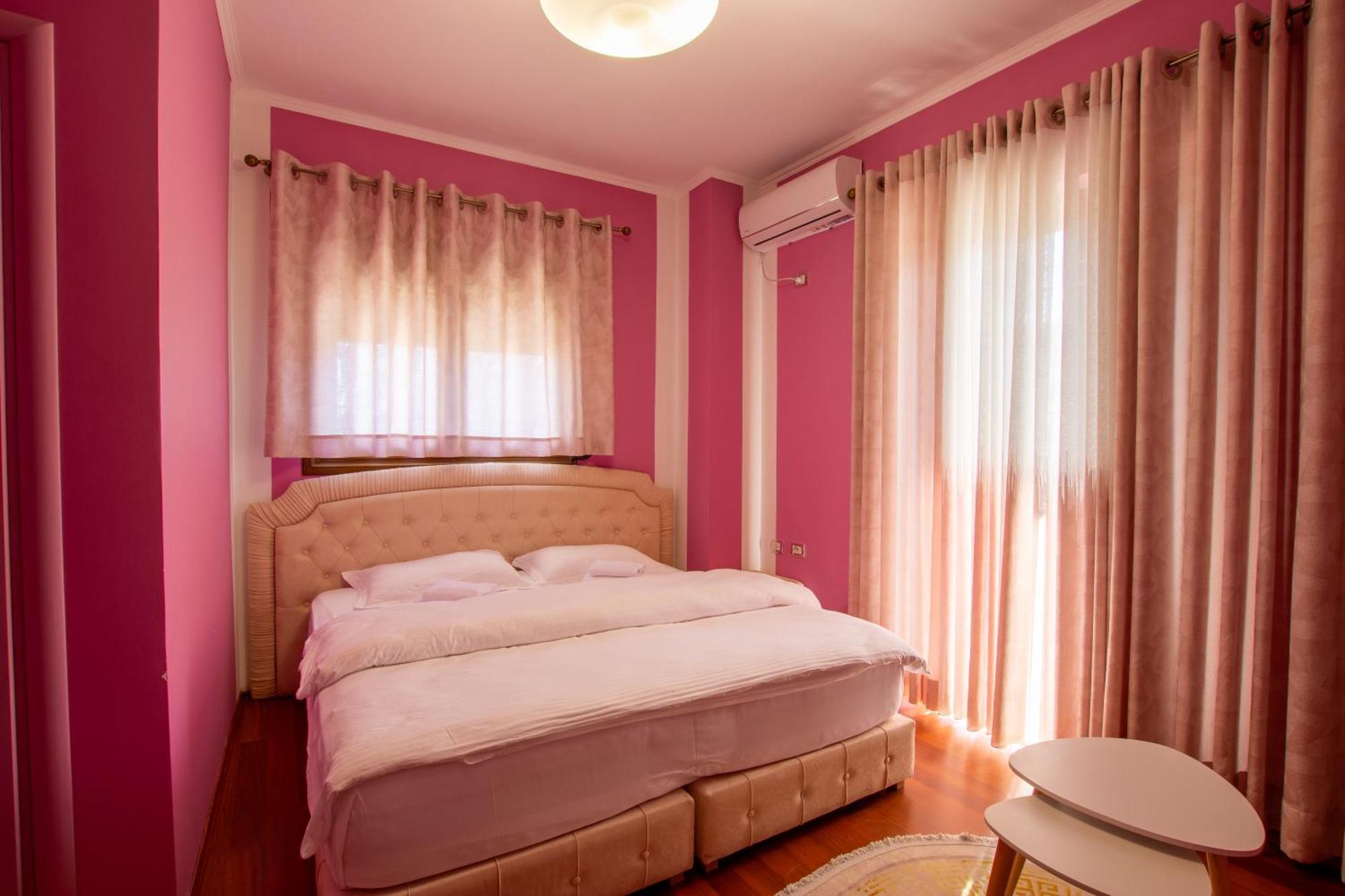 Bora Hotel Gjirokastër Esterno foto