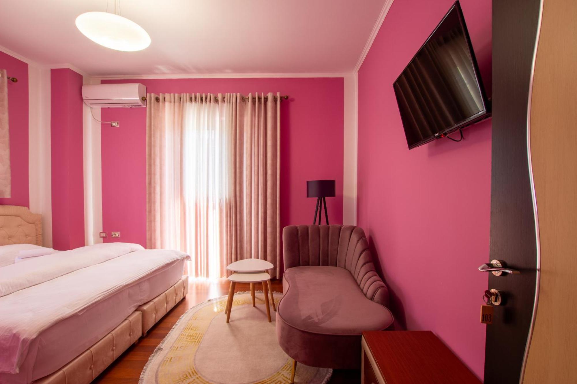 Bora Hotel Gjirokastër Esterno foto
