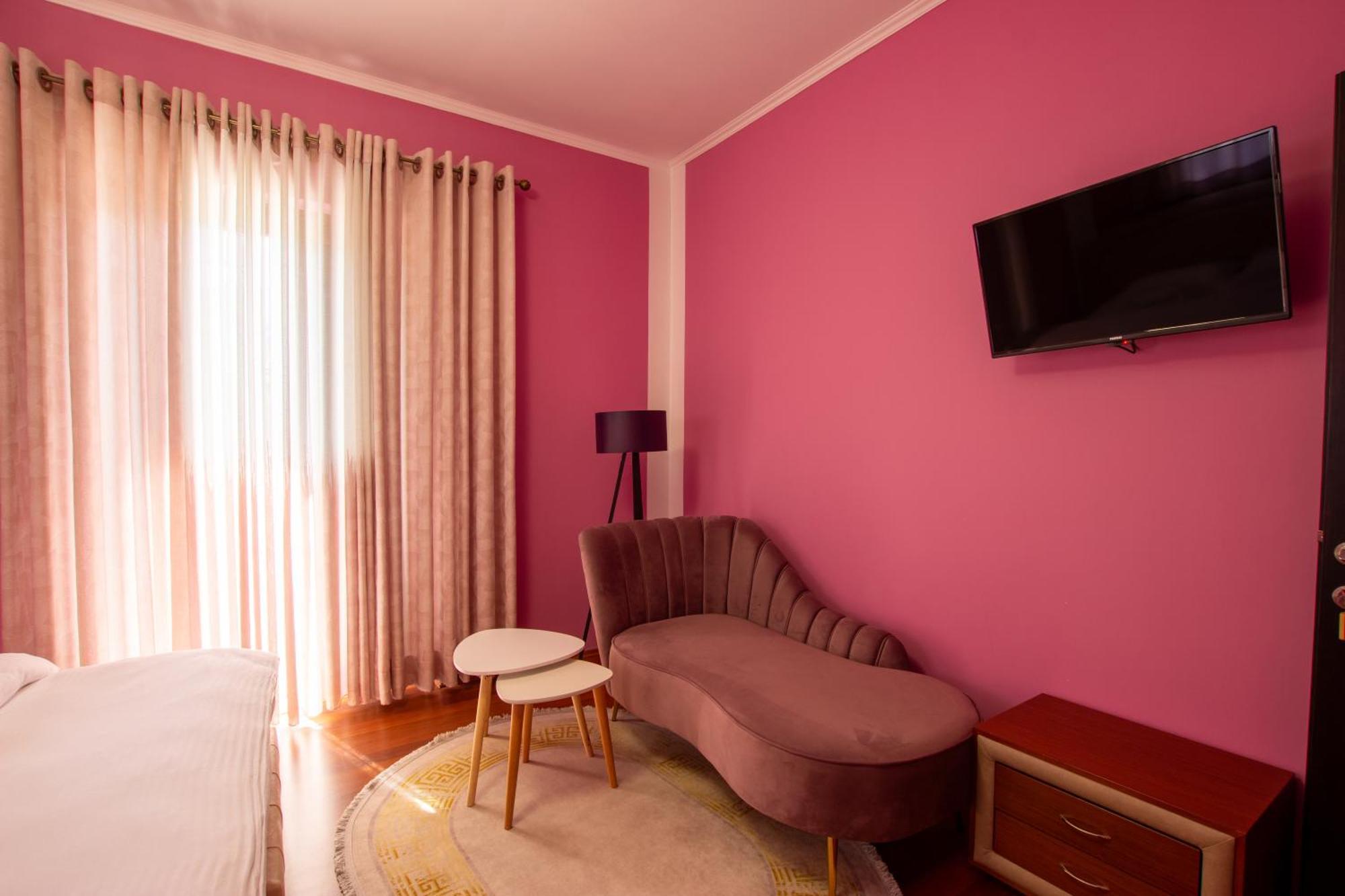 Bora Hotel Gjirokastër Esterno foto