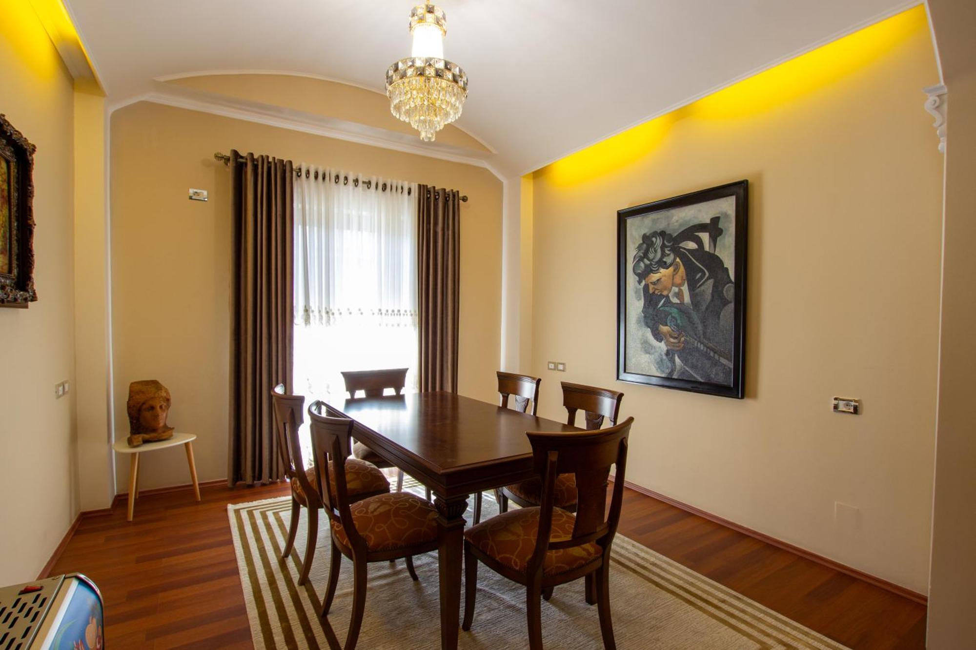 Bora Hotel Gjirokastër Esterno foto